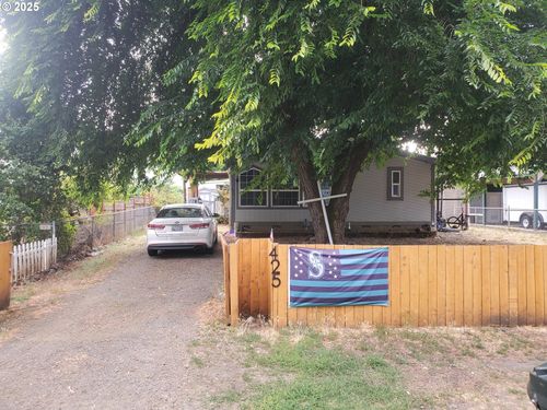 425 Birch St, Yoncalla, OR, 97499-7515 | Card Image