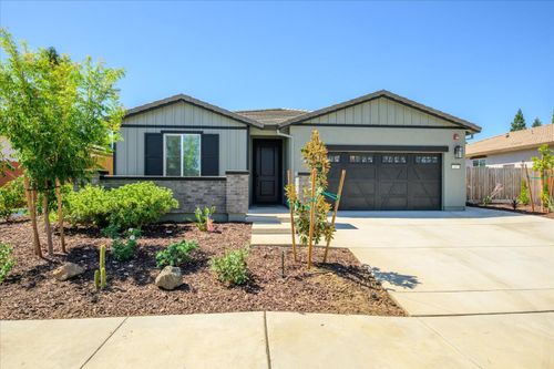 437 Young Dr, Winters, CA, 95694-1872 | Card Image