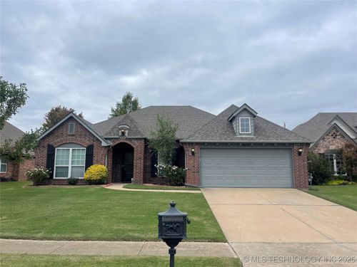 15705 E 91st St N, Owasso, OK, 74055-8549 | Card Image
