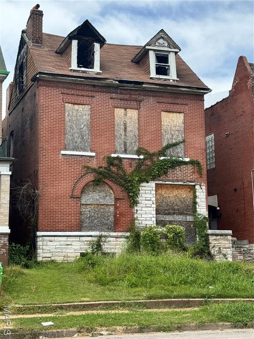 743 N Euclid Ave, Saint Louis, MO, 63108-1645 | Card Image