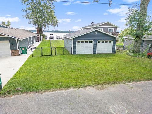 3173 Sandy Beach St, Wayland, MI, 49348-9041 | Card Image