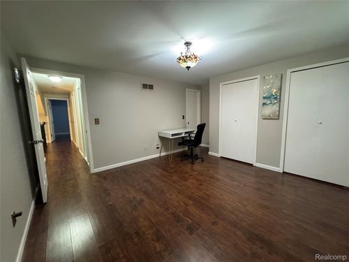 36318 Melbourne Dr, Sterling Heights, MI, 48312-3330 | Card Image