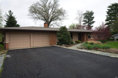 684 W Greenbrier Ln, Sullivan, IN, 47882-7106 | Card Image