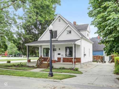 804 Wall St, Port Huron, MI, 48060-5323 | Card Image