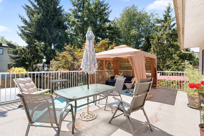 18340 63 A Avenue, House other with 6 bedrooms, 2 bathrooms and 4 parking in Surrey BC | Image 9