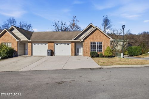 3513 Valley Stream Way, Knoxville, TN, 37917-1119 | Card Image