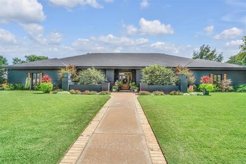 328 Val Verde St, Altus, OK, 73521-1122 | Card Image