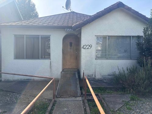 4229 Victoria Dr, Vancouver, BC, V5N4M9 | Card Image