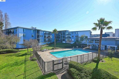 apt-215-960 Shorepoint Ct, Alameda, CA, 94501-5858 | Card Image