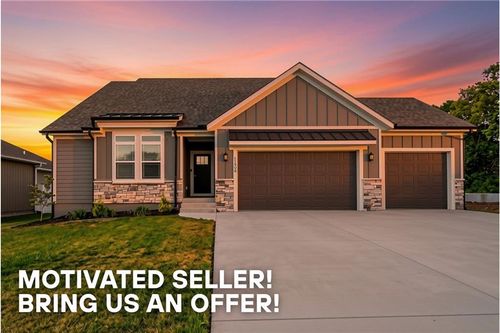 11808 E 231st St, Peculiar, MO, 64078-9628 | Card Image