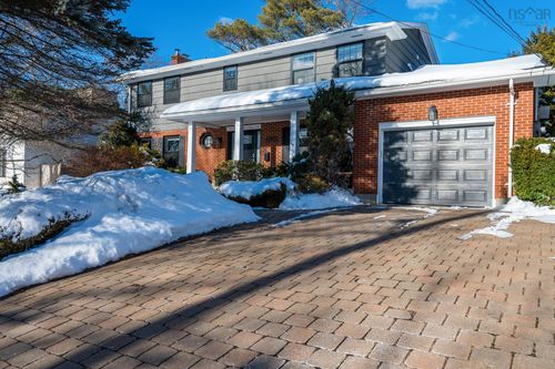 523 Francklyn St, Halifax, NS, B3H3B2 | Card Image