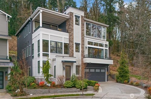 599 Viewcrest Dr Nw, Issaquah, WA, 98027-5007 | Card Image
