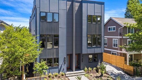 4432 Dayton Ave N, Seattle, WA, 98103-7114 | Card Image