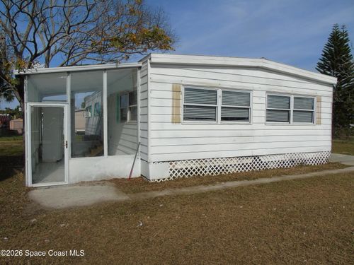 330 Creole Dr, MERRITT ISLAND, FL, 32953-6823 | Card Image