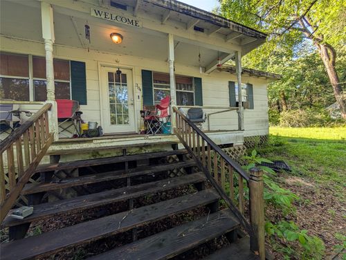 384 Lucille Dr, Livingston, TX, 77351-2960 | Card Image