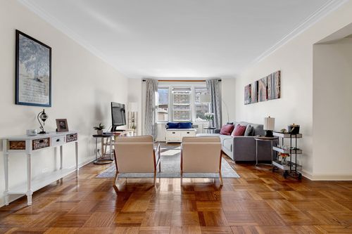 6b-220 Madison Ave, New York, NY, 10016-3412 | Card Image