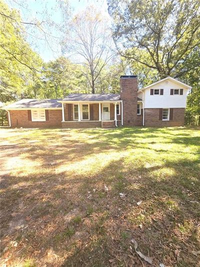 522 Scarborough Road, House other with 3 bedrooms, 3 bathrooms and 4 parking in Ellenwood GA | Image 1