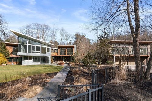 482 Glen Rd, Weston, MA, 02493-1418 | Card Image