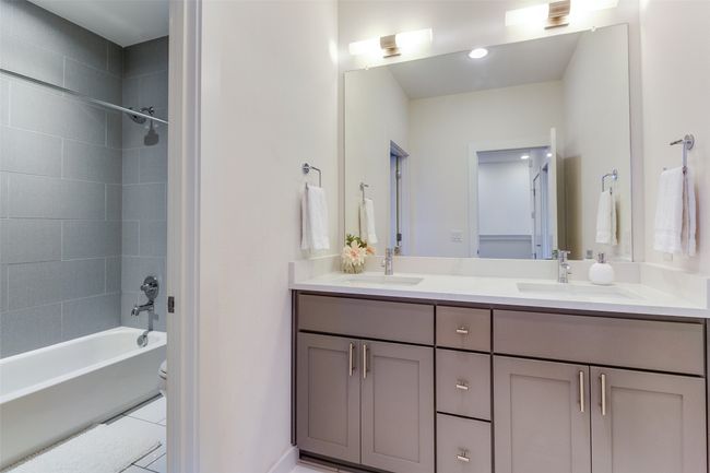 Secondary Bath with Tub and Shower | Image 9