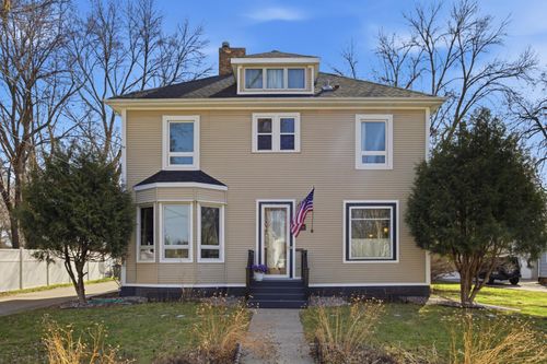 610 9th St S, Moorhead, MN, 56560-3521 | Card Image