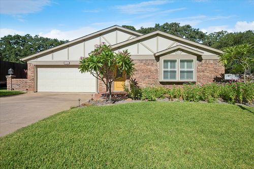 5516 Valparaiso Trl, Arlington, TX, 76017-4319 | Card Image
