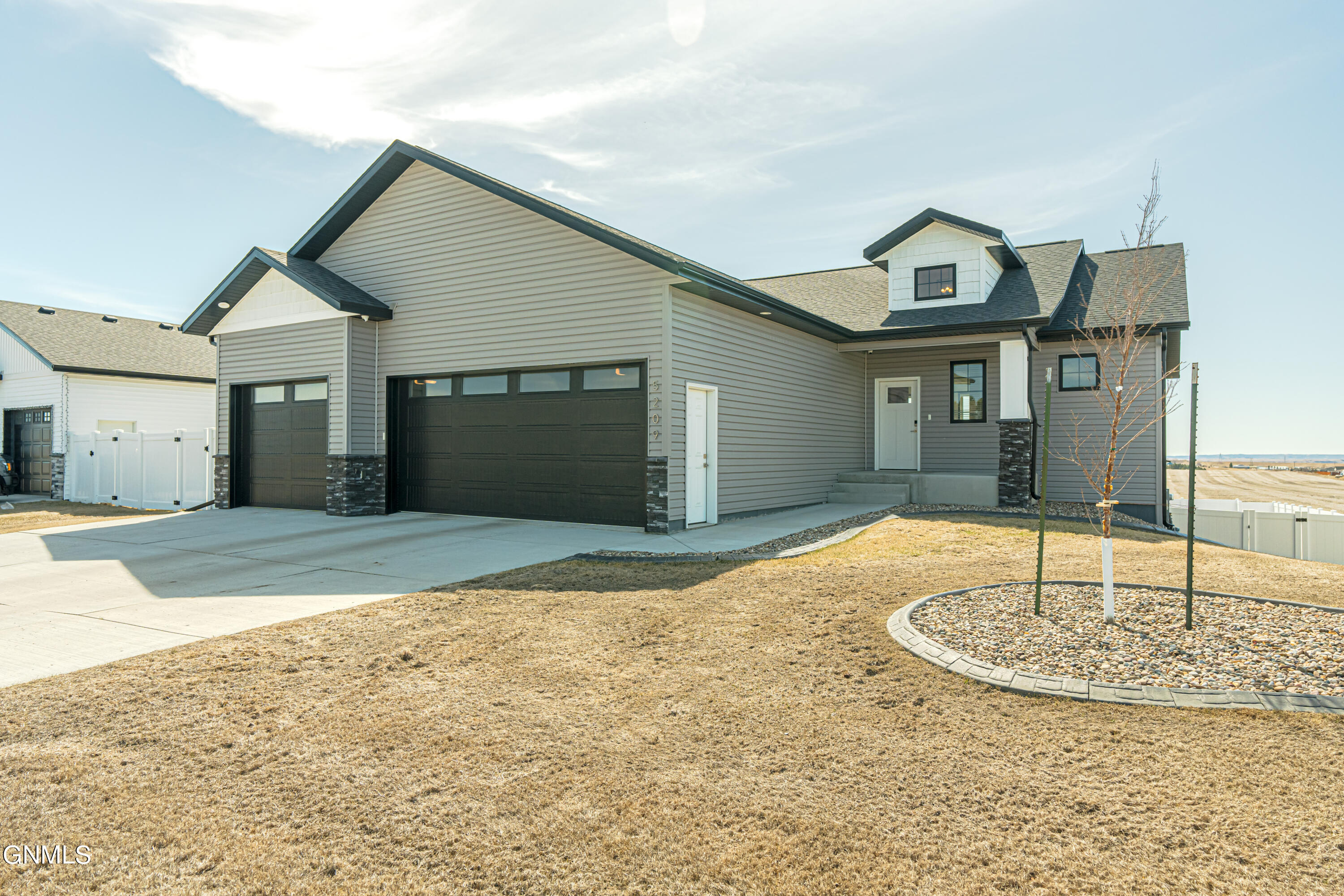 Gold Dr, Bismarck, ND 58503