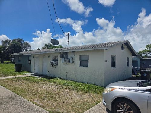1205 Avenue L, Fort Pierce, FL, 34950-2207 | Card Image