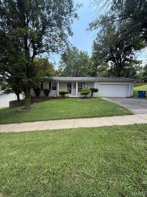 5206 Ville Rosa Ln, Hazelwood, MO, 63042-1622 | Card Image