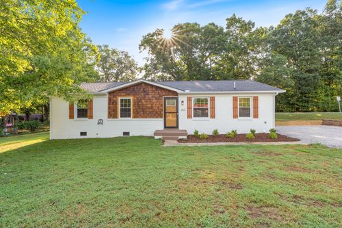 100 Short St, Dickson, TN, 37055-2717 | Card Image