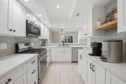 2992 Brandon Cir, Carlsbad, CA, 92010-6546 | Card Image