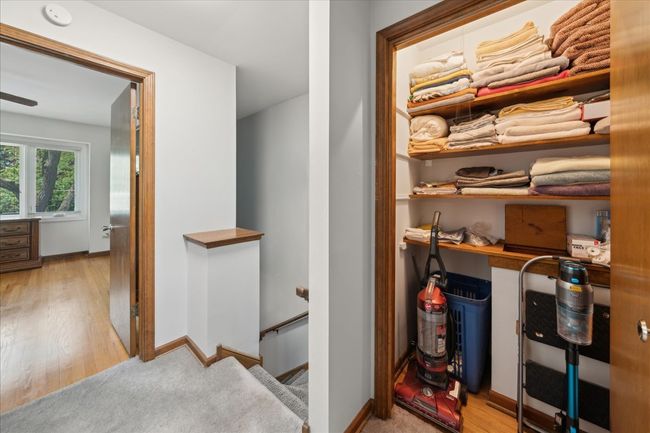 317 Hale St, Townhouse with 2 bedrooms, 2 bathrooms and 2 parking in Wheaton IL | Image 15