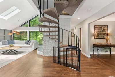 Updated Gleaming floors/Spiral Staircase | Image 3