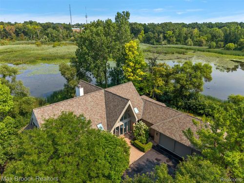 1136 Norminister End, Bloomfield Hills, MI, 48302-2345 | Card Image
