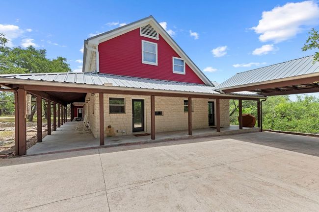 Covered Parking / driveway | Image 6