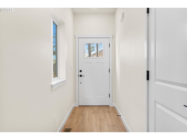 6307 Se Chloe Rose Way, House attached with 3 bedrooms, 3 bathrooms and 1 parking in Milwaukie OR | Image 4