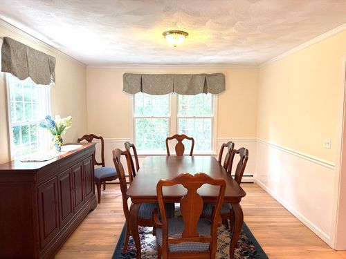 2 Hickory Ln, Georgetown, MA, 01833-1801 | Card Image