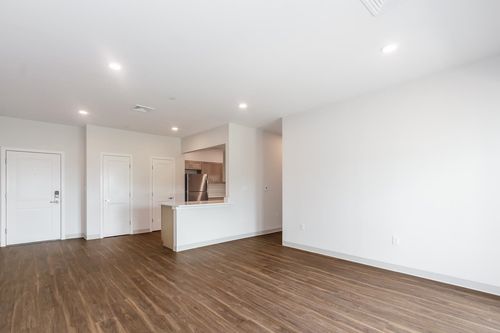106-2 Optical Loop, Londonderry, NH, 03053 | Card Image