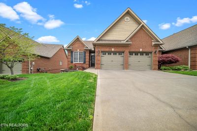 171 Waterford Circle, Condo with 4 bedrooms, 3 bathrooms and null parking in Lenoir City TN | Image 1