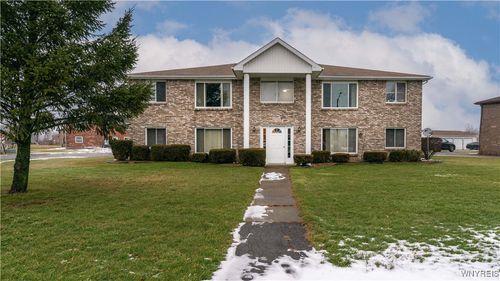 2721 Alder Creek Dr S, North Tonawanda, NY, 14120-1065 | Card Image