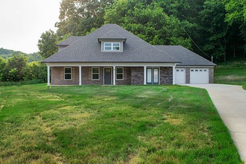 2121 Duke Hamilton Way, Belfast, TN, 37019-3002 | Card Image