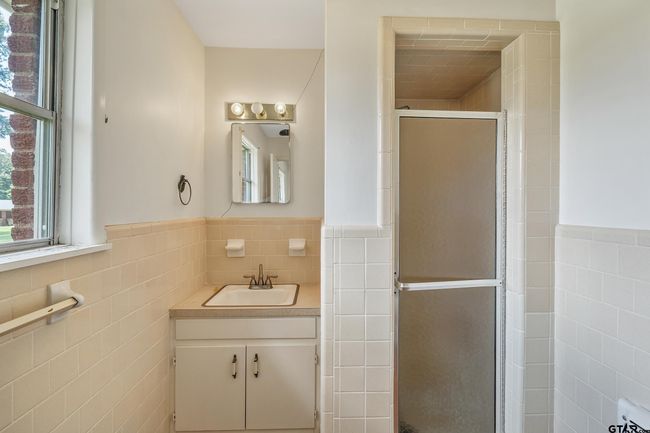 559 N Elm St, House other with 3 bedrooms, 2 bathrooms and null parking in Frankston TX | Image 18