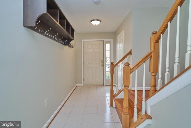 6362 Dakine Cir, Townhouse with 3 bedrooms, 4 bathrooms and null parking in SPRINGFIELD VA | Image 6