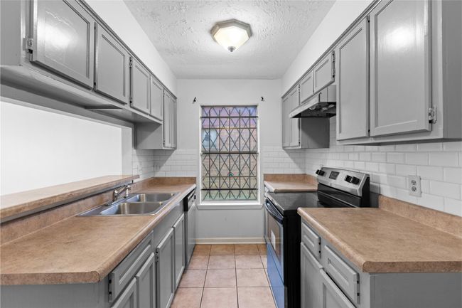 1330 Stevenage Ln, House other with 3 bedrooms, 2 bathrooms and 2 parking in Channelview TX | Image 5