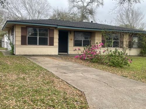 1710 14th Ave N, Texas City, TX, 77590-5424 | Card Image