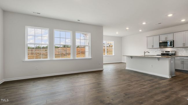 Living Area | Image 9
