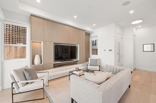 2-625 E 24th Ave, Vancouver, BC, V5V2A3 | Card Image