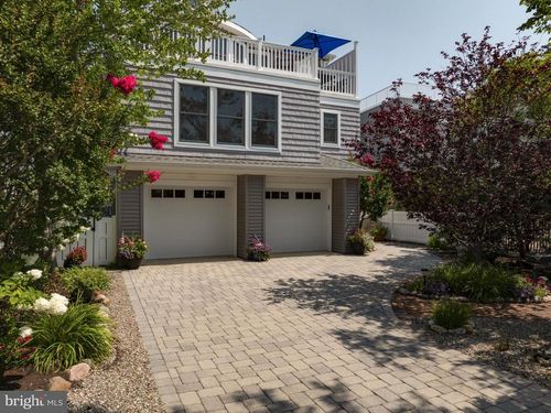 11 W 22nd St, Barnegat Light, NJ, 08006-1458 | Card Image