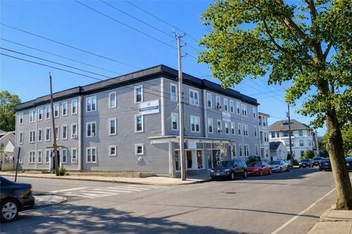 2-422 Pawtucket Ave, Pawtucket, RI, 02860-5666 | Card Image