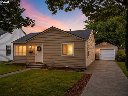 541 26th Ave, Longview, WA, 98632-1327 | Card Image