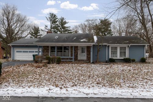 653 E Russell Lake Dr, Zionsville, IN, 46077-9037 | Card Image